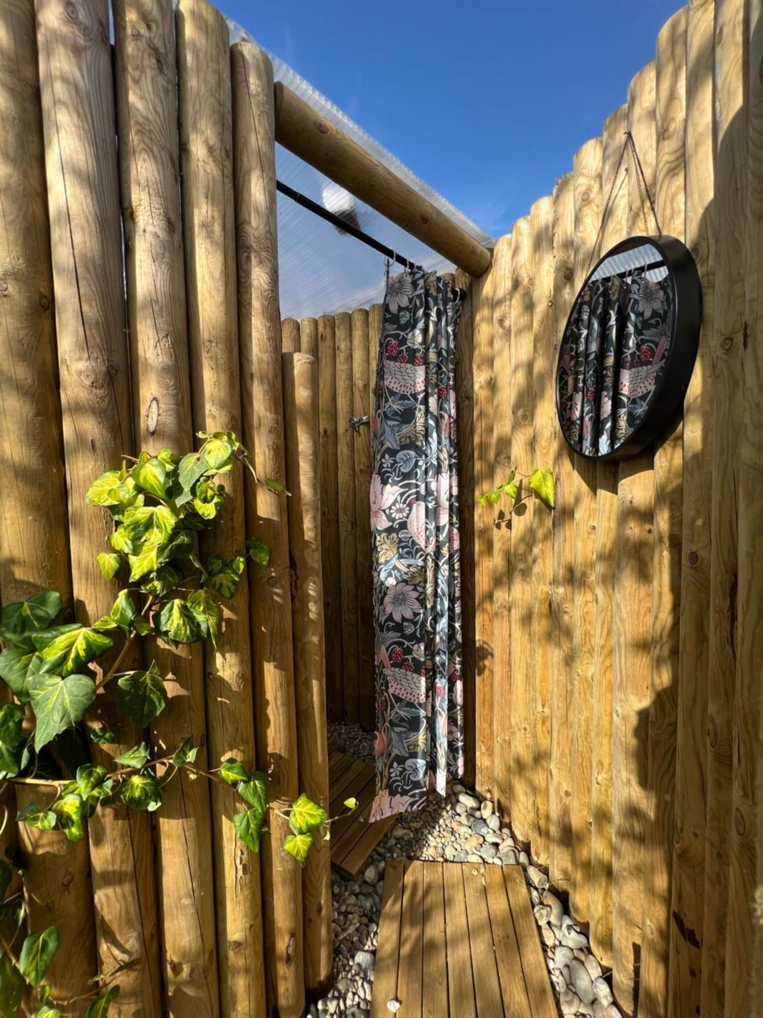 Dragonfly Glamping Spa Retreat Άσφορντ Εξωτερικό φωτογραφία